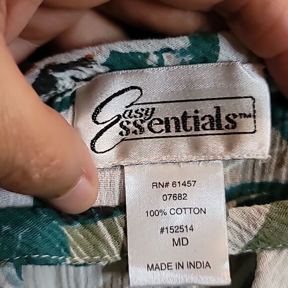 Tropical Keyhole front Shoulder laced Top Med and Large Available NWOT - Picture 6 of 6